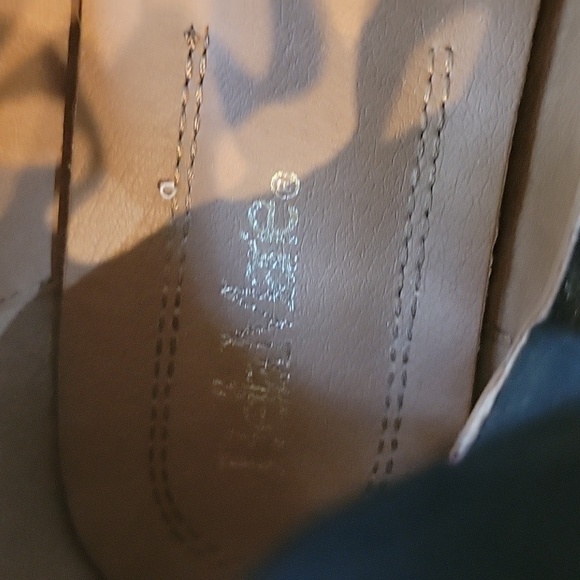 BELLA MARIE black suede ballet flats. Very lightweight. Size is 6.5. - Picture 5 of 7